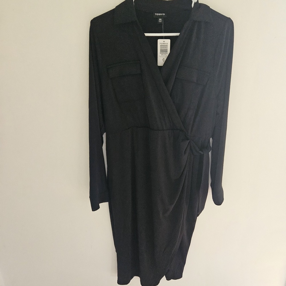 NWT Sz 00 Torrid Black Dress Long Sleeve Ruched Surplice Knee Length Faux Wrap
